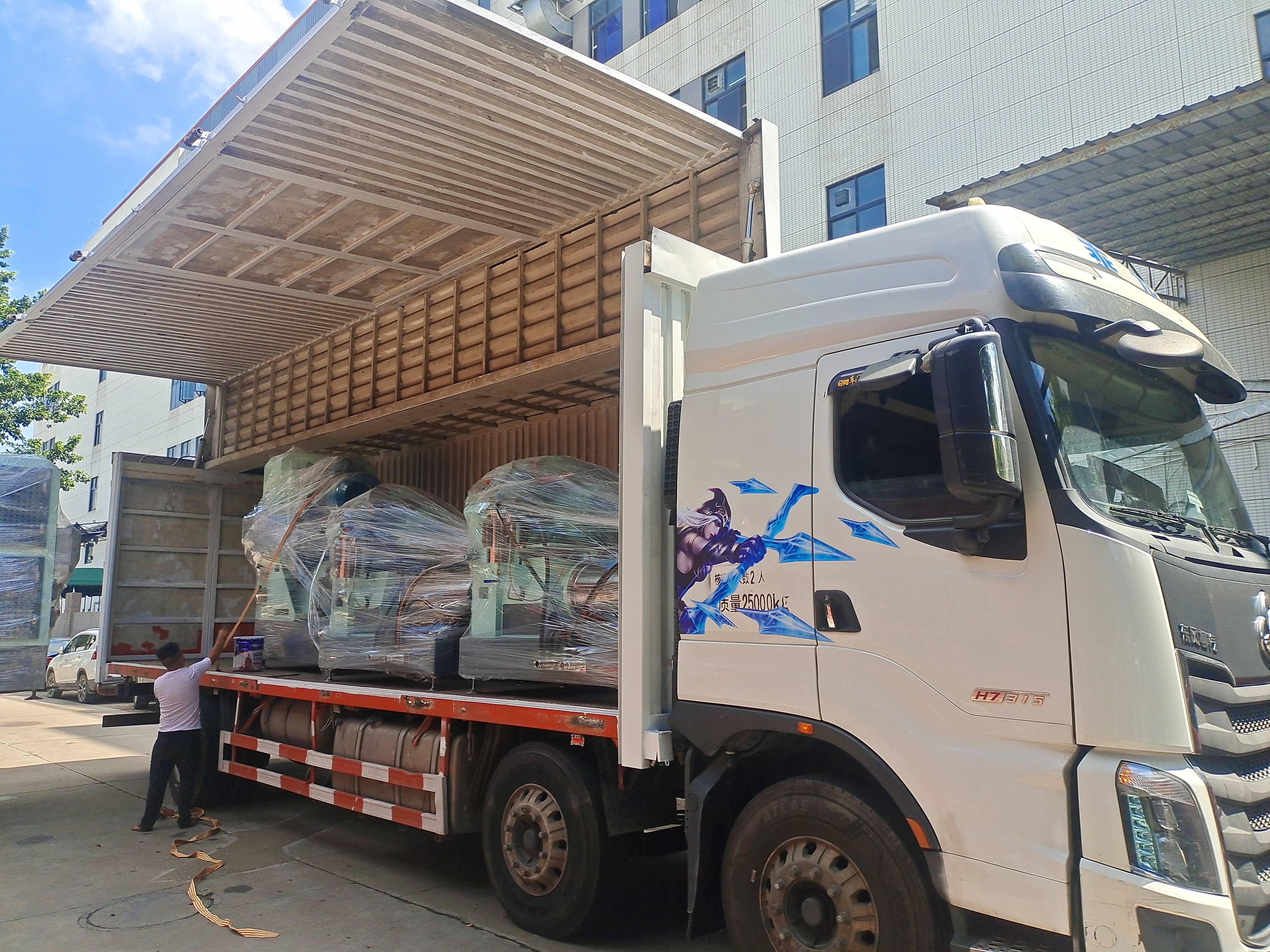 色浆客户用卧式砂磨机出货